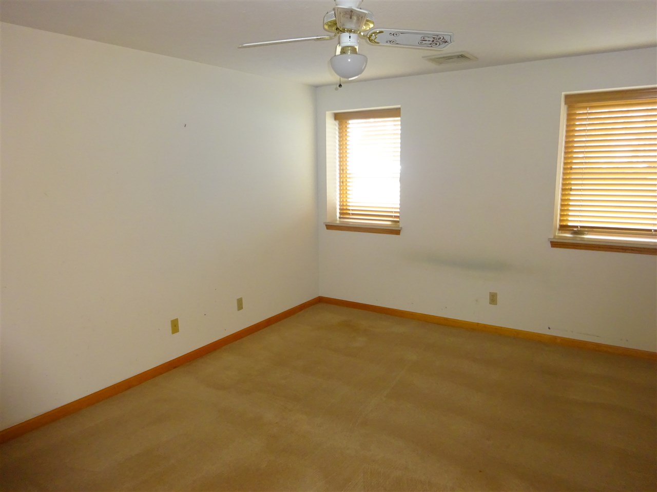 12275 North Ogden Point Road, Unit 209 Syracuse, IN 46567 - Photo 8 of 11 Gallery Image 8