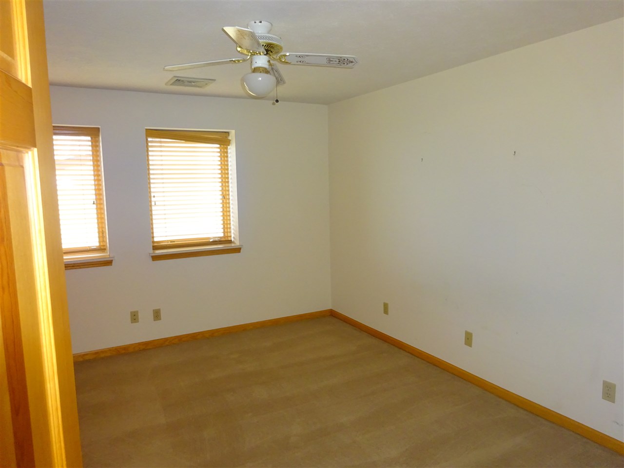 12275 North Ogden Point Road, Unit 209 Syracuse, IN 46567 - Photo 9 of 11 Gallery Image 9