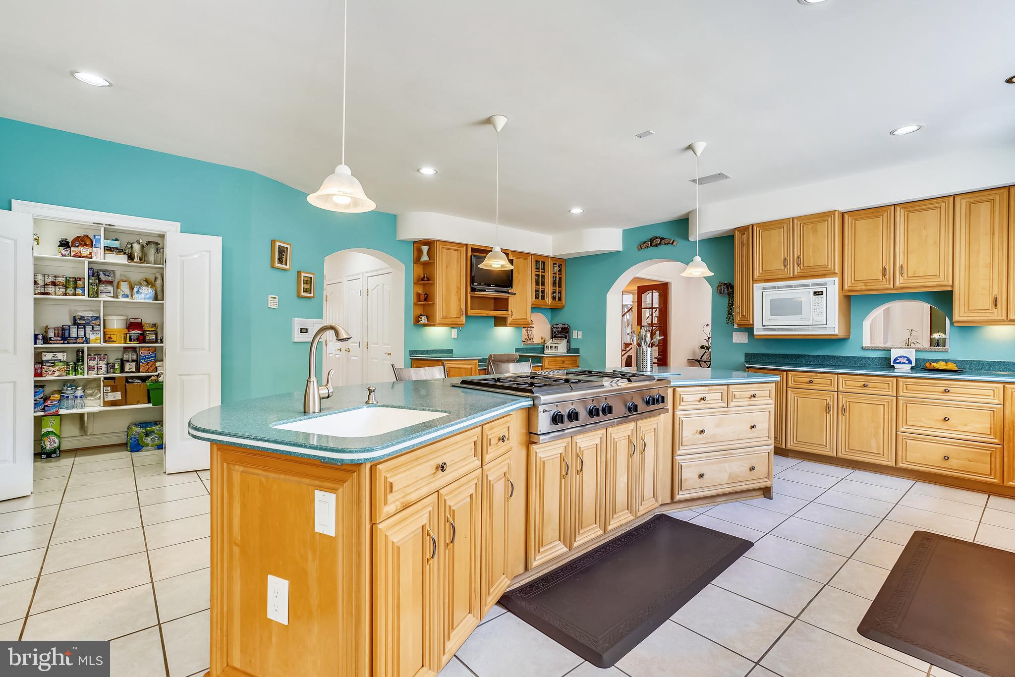 16505 Batson Road Spencerville, MD 20868 - Photo 44 of 143 Custom Island w/ 6 Burner Cooktop & 2nd Sink