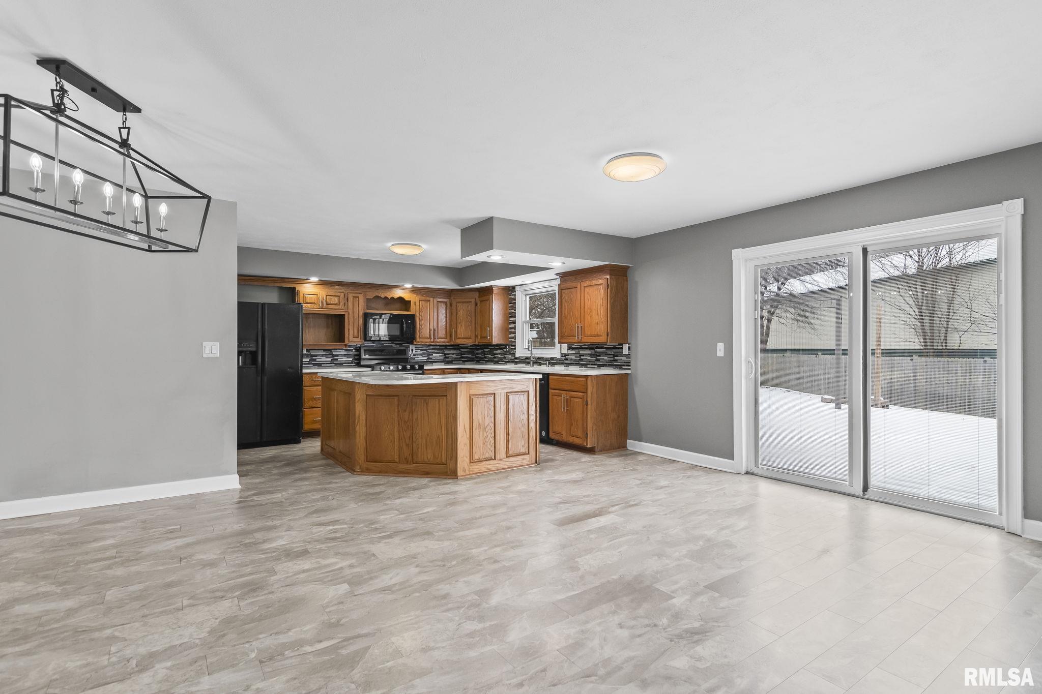 505 Emory Drive Sherman, IL 62684 - Photo 12 of 36