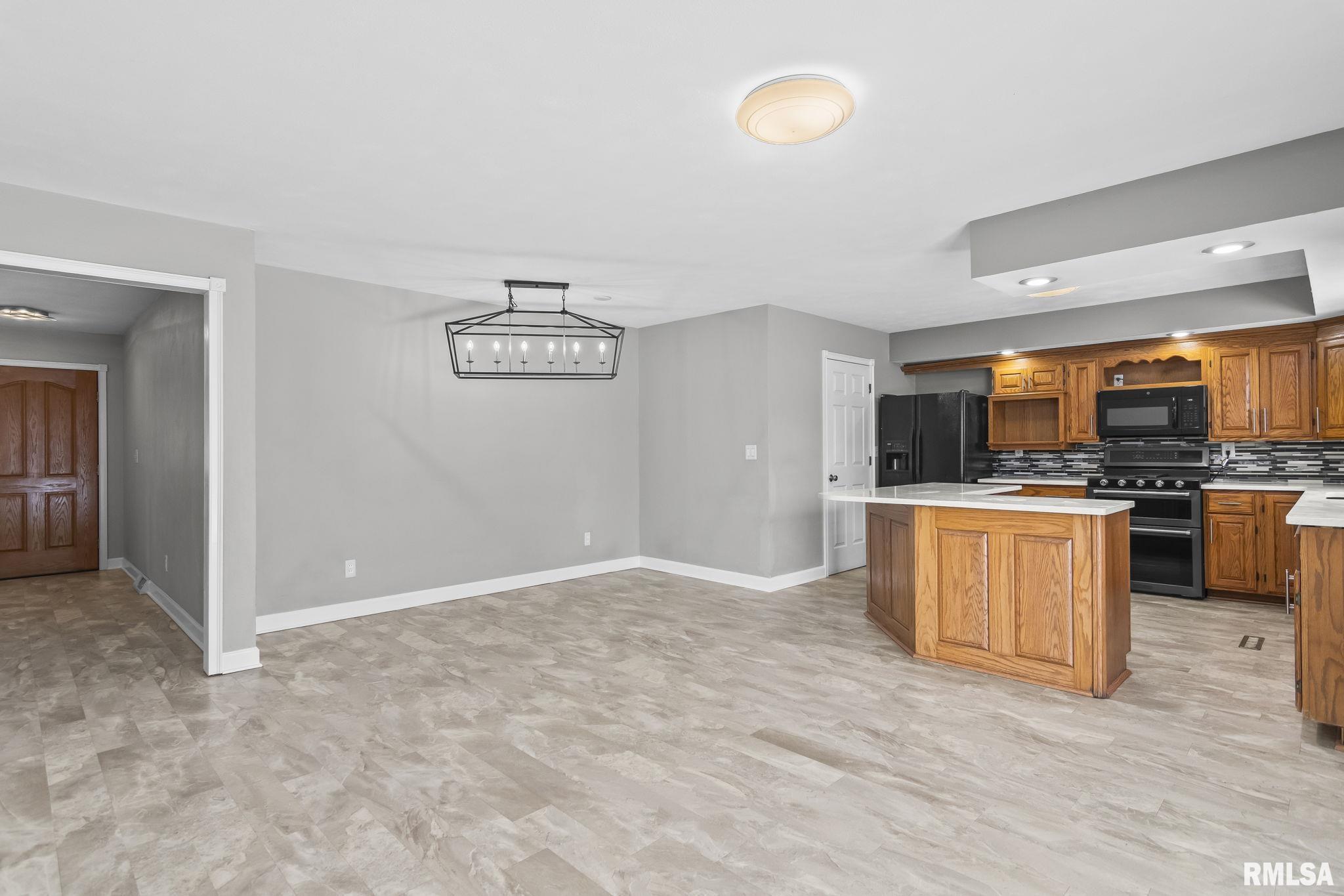 505 Emory Drive Sherman, IL 62684 - Photo 13 of 36