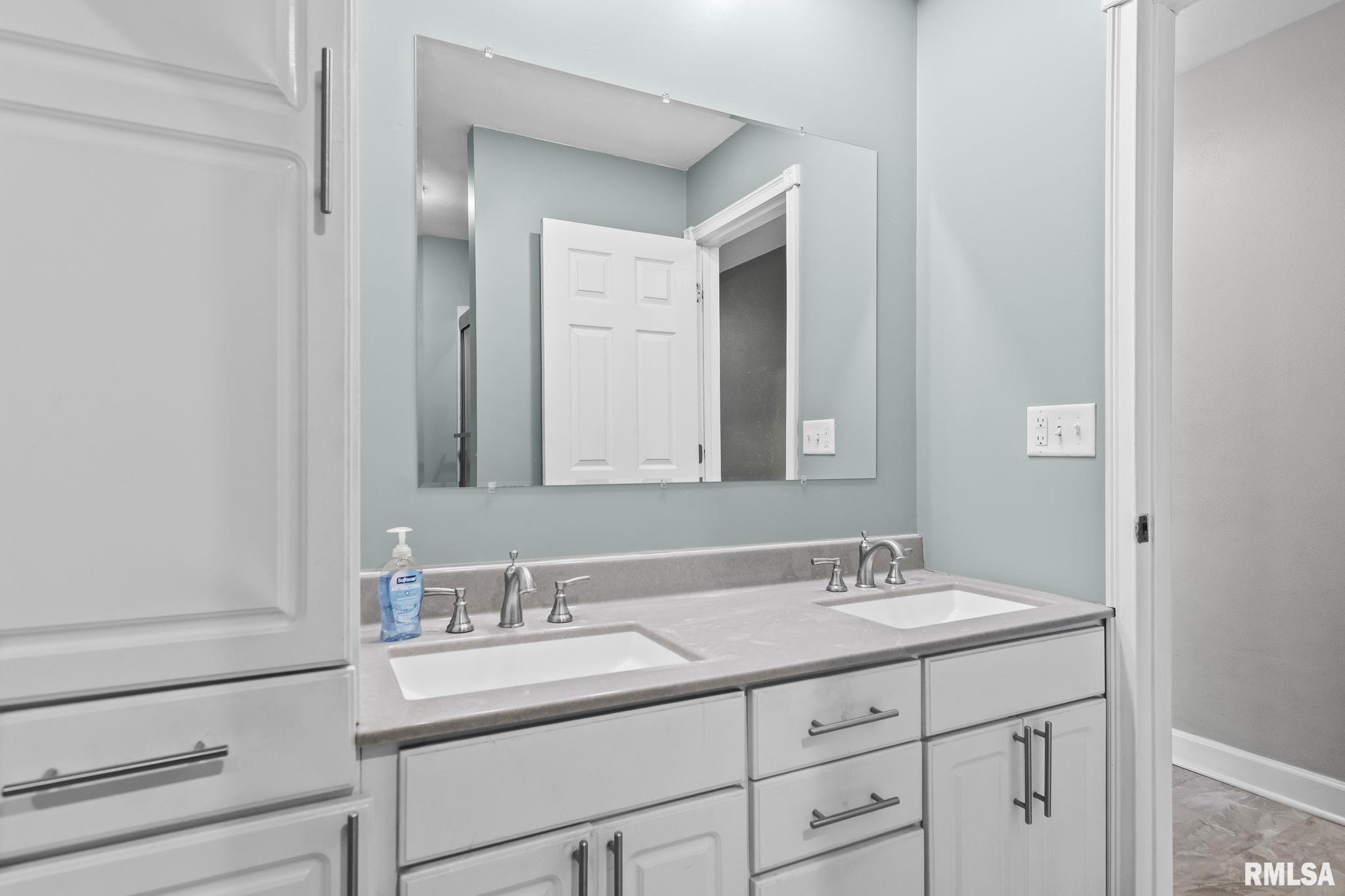 505 Emory Drive Sherman, IL 62684 - Photo 28 of 36