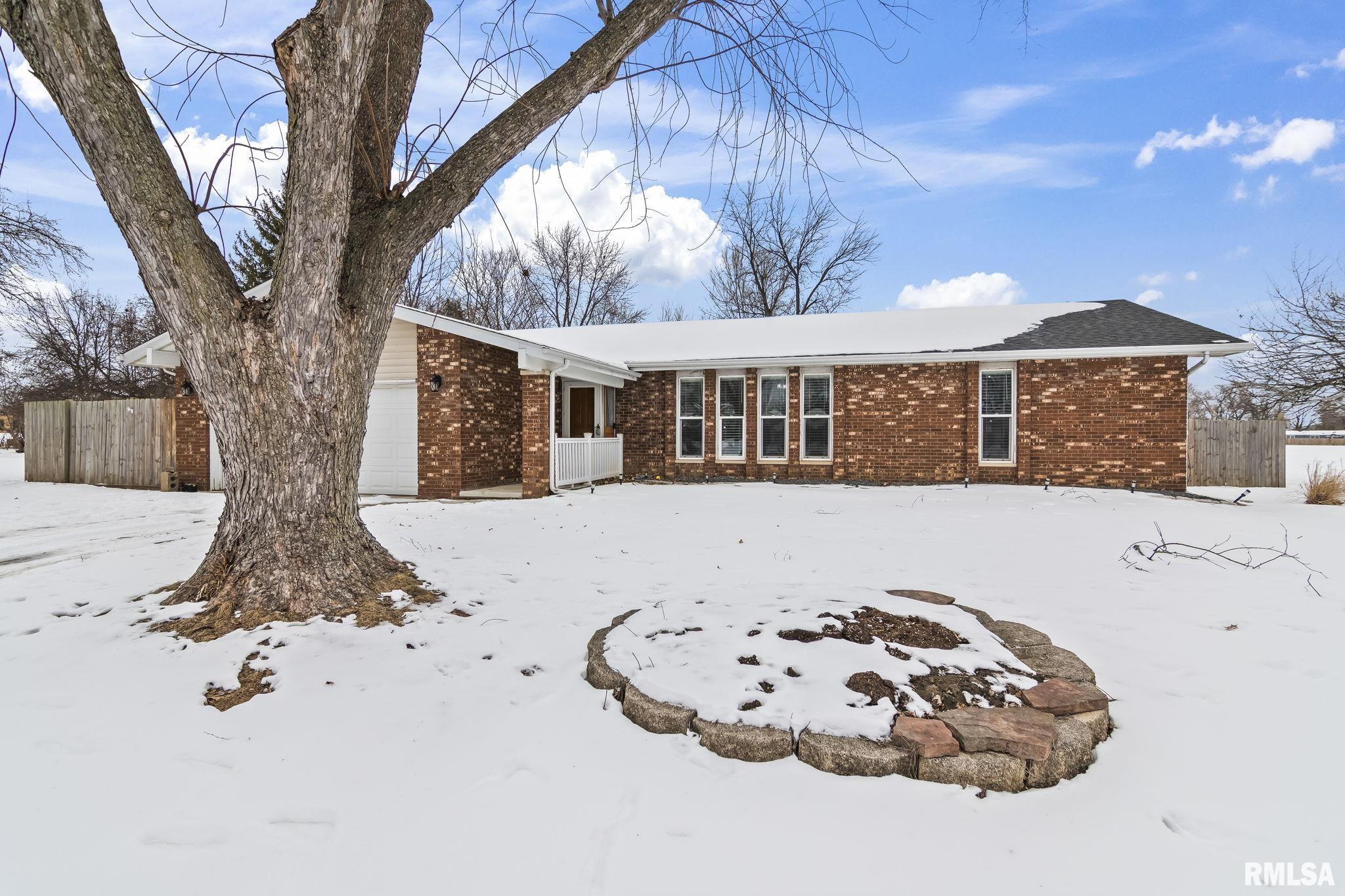 505 Emory Drive Sherman, IL 62684 - Photo 3 of 36