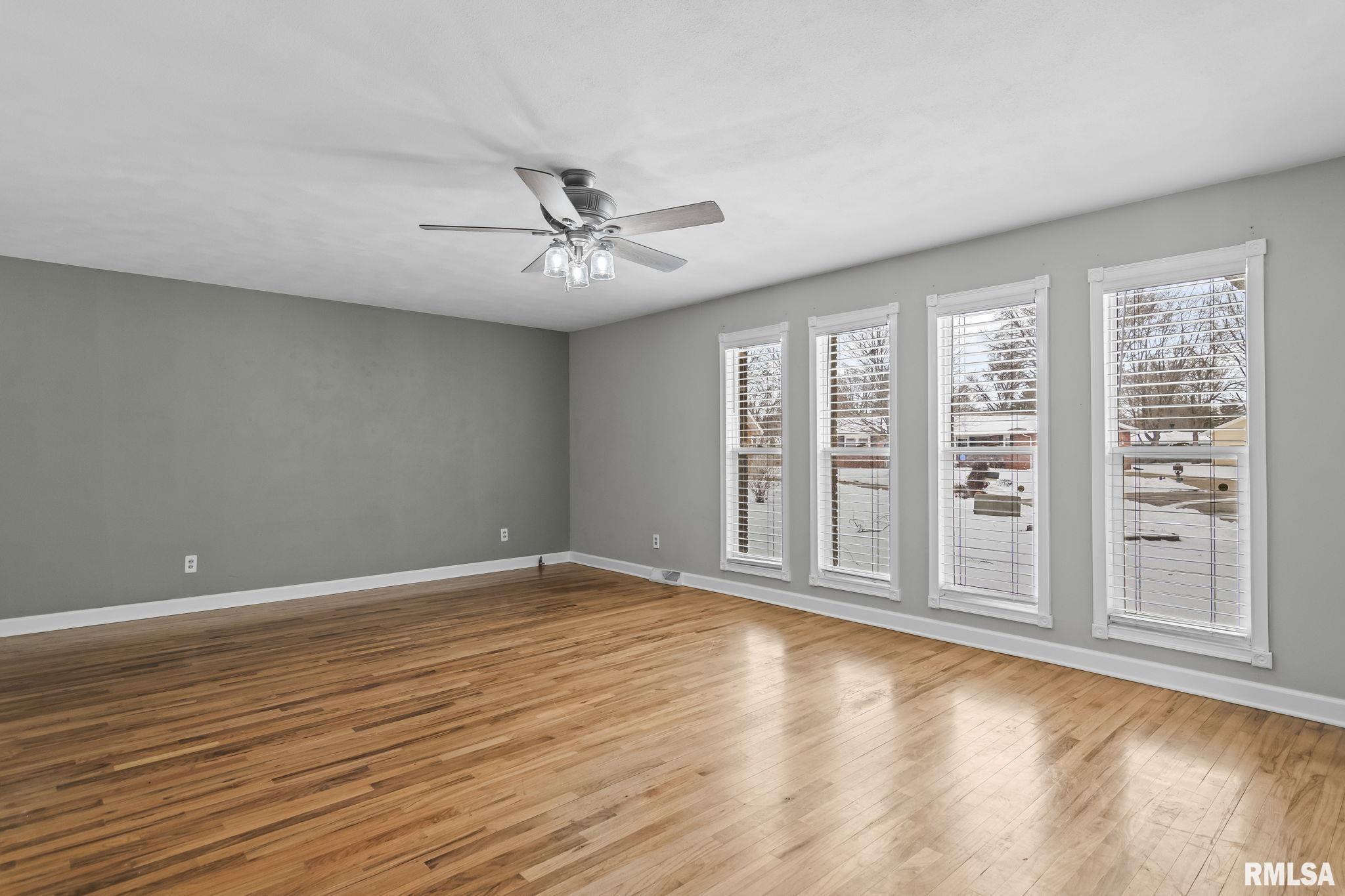 505 Emory Drive Sherman, IL 62684 - Photo 6 of 36