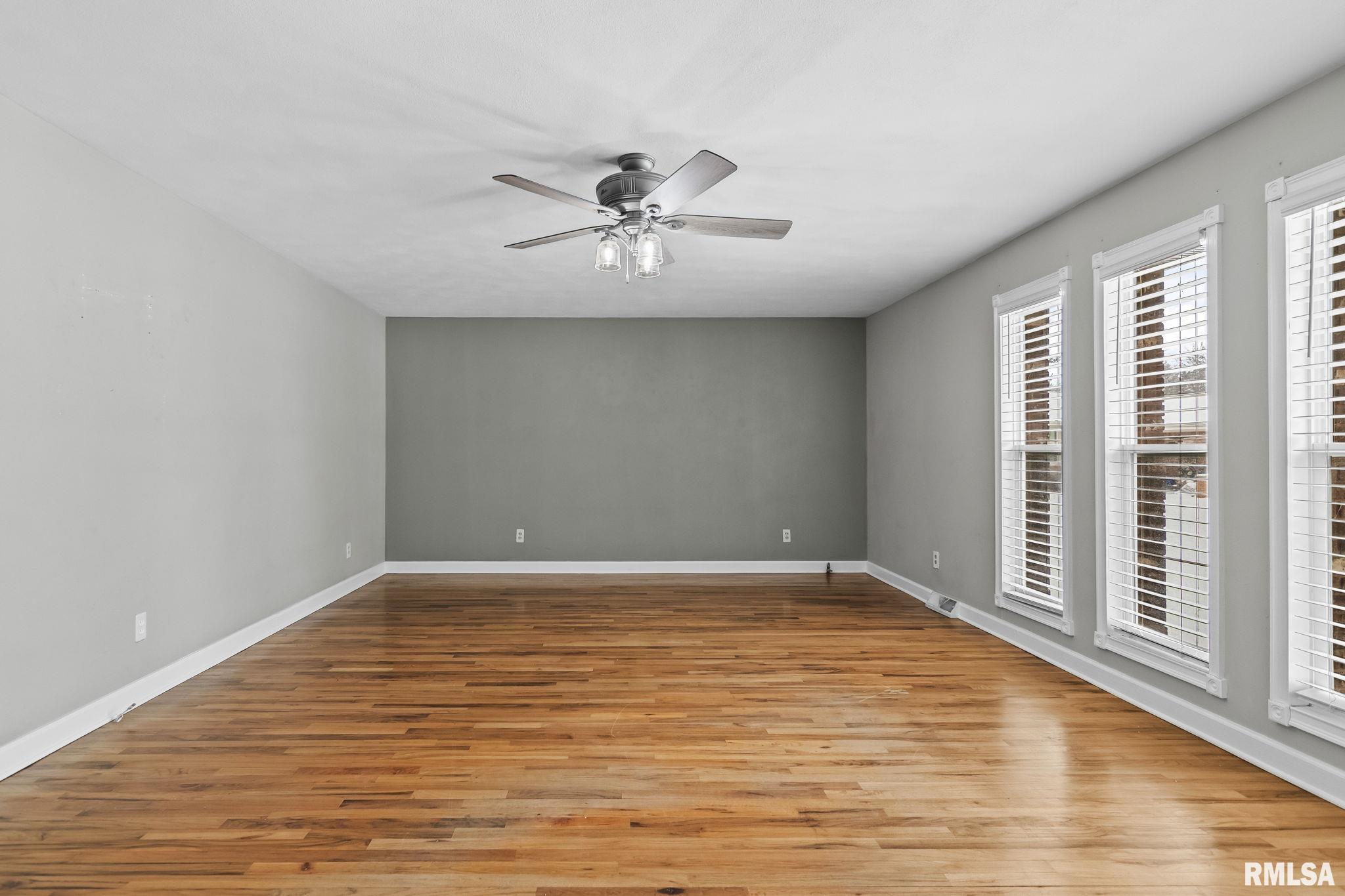 505 Emory Drive Sherman, IL 62684 - Photo 7 of 36