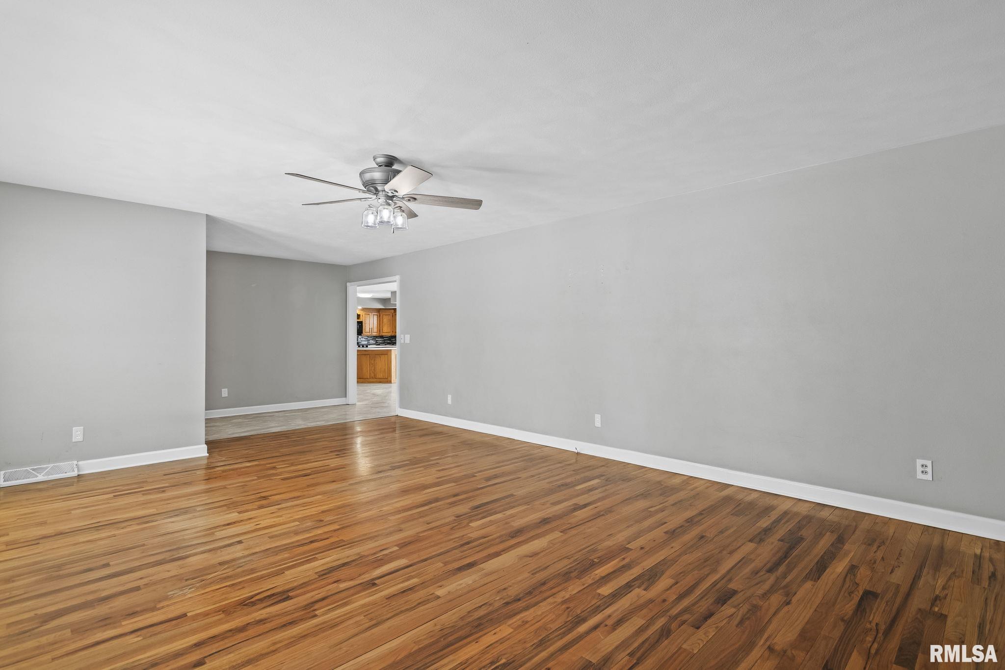 505 Emory Drive Sherman, IL 62684 - Photo 9 of 36