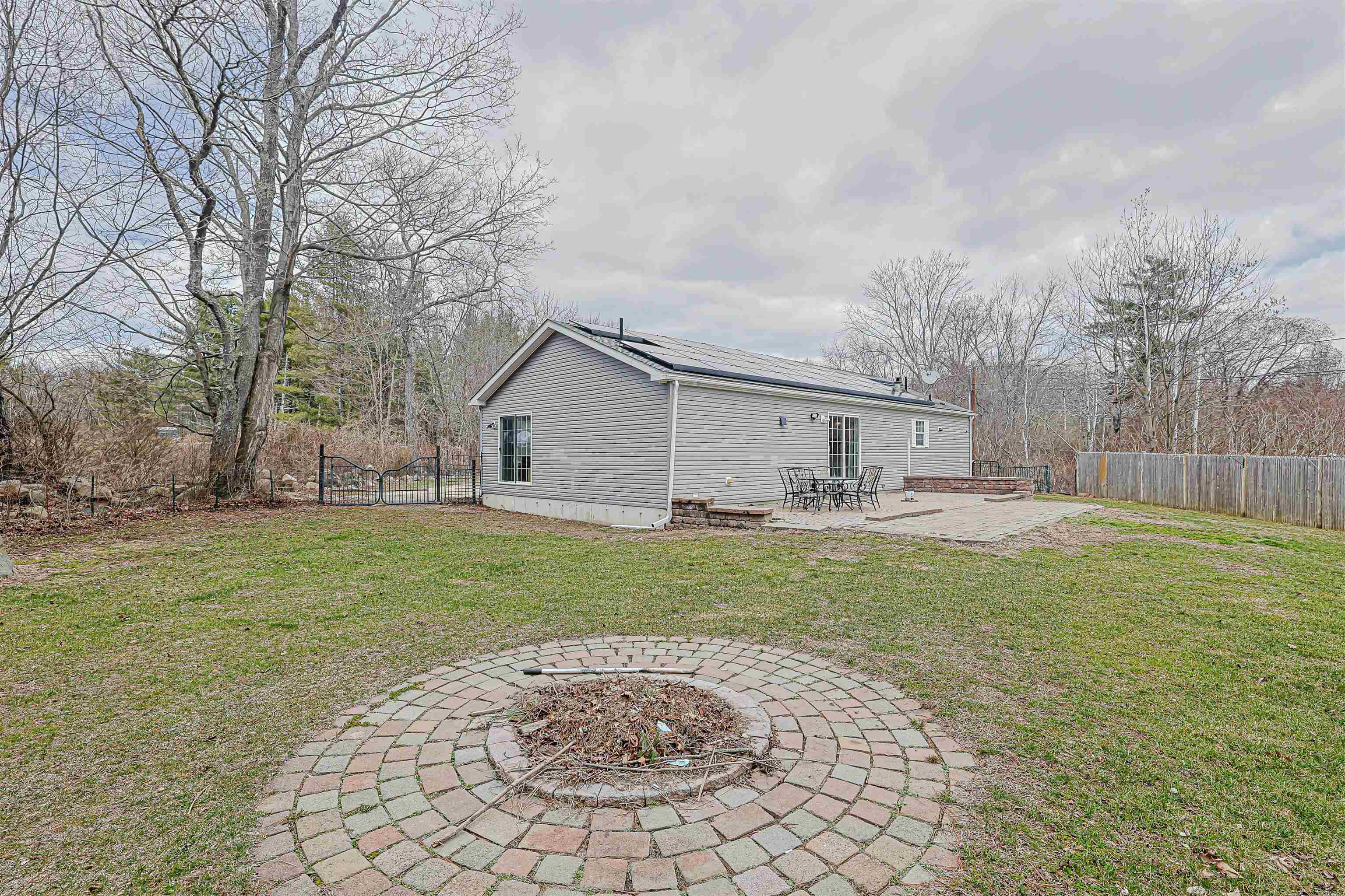 265 Lowell Street Rochester, NH 03867 - Photo 30 of 32