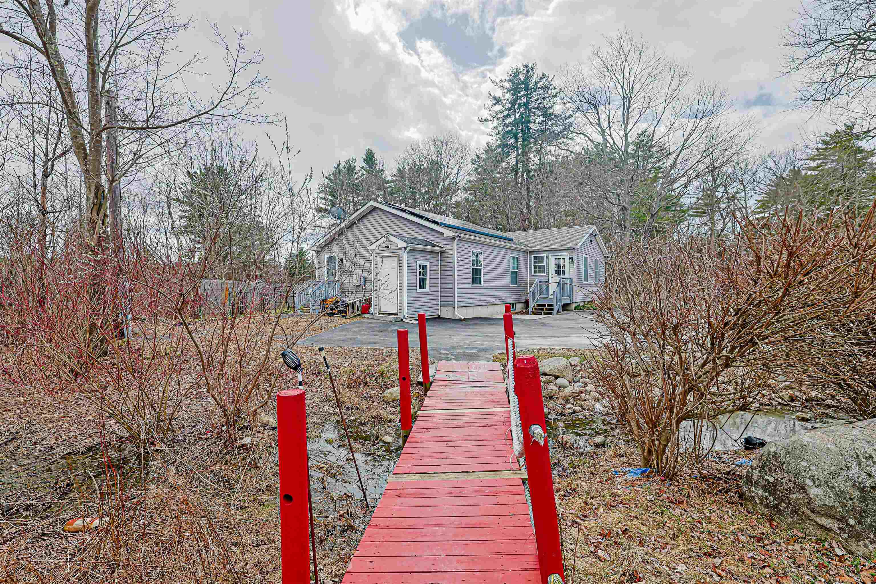 265 Lowell Street Rochester, NH 03867 - Photo 4 of 32