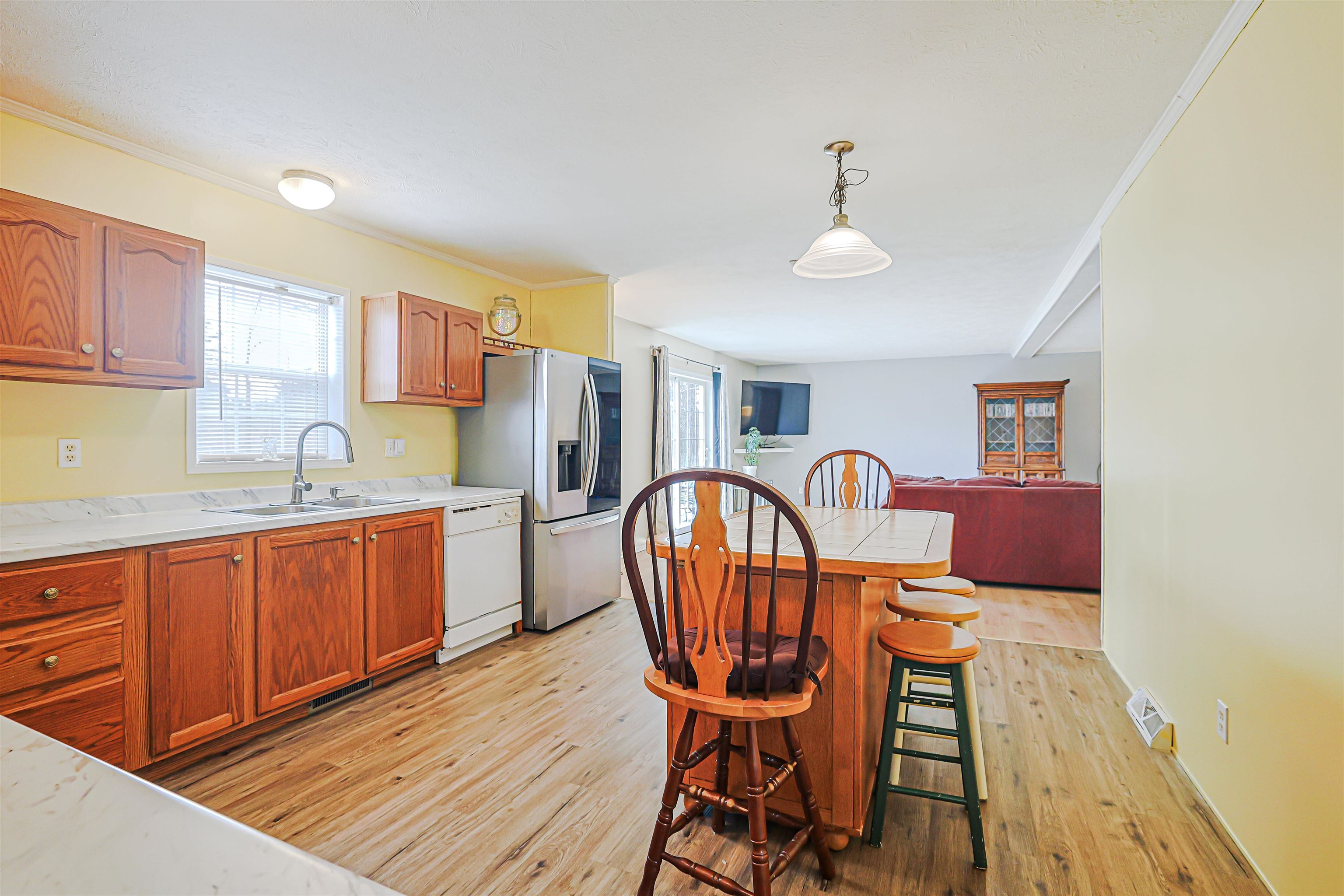 265 Lowell Street Rochester, NH 03867 - Photo 6 of 32