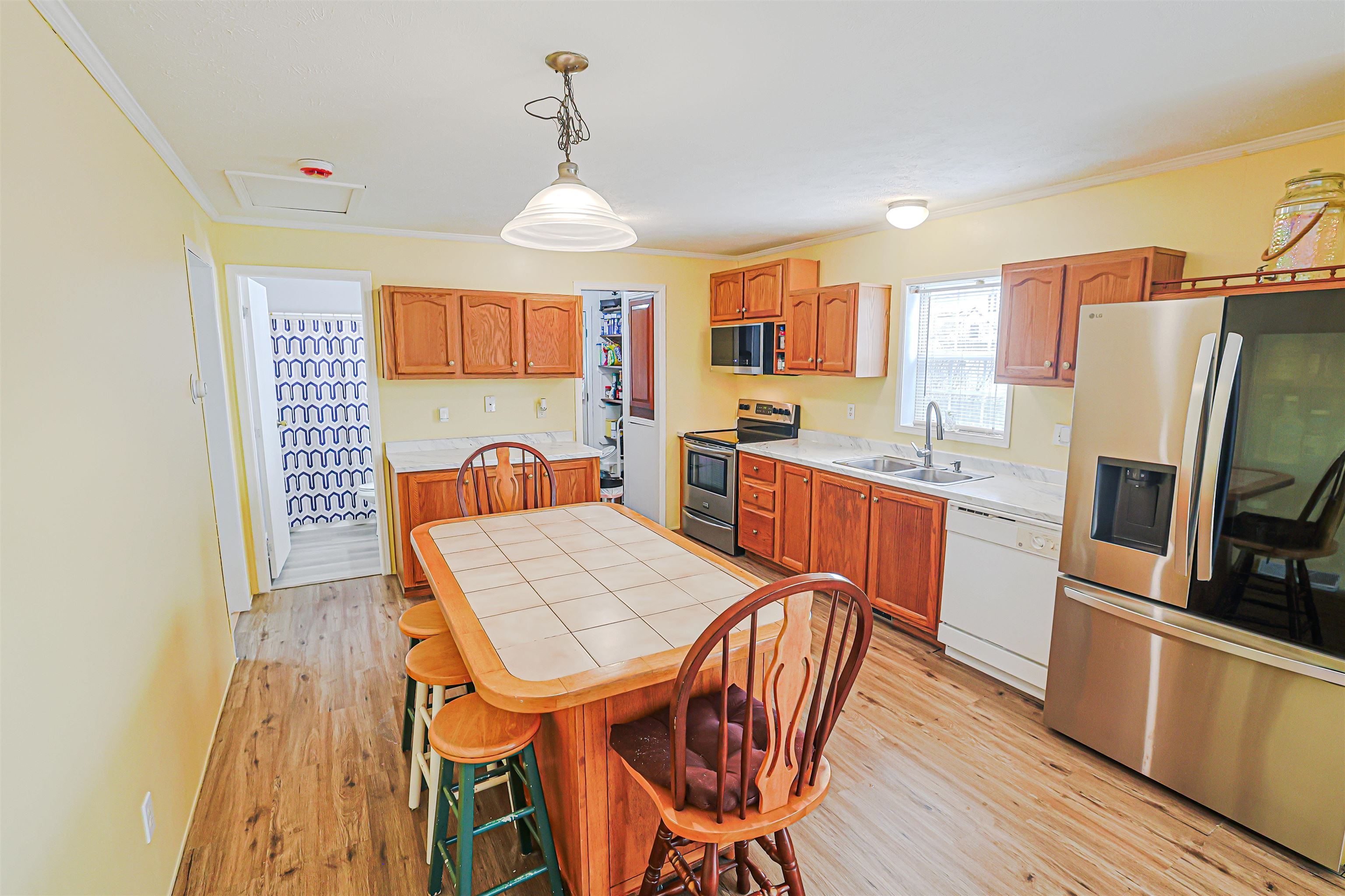 265 Lowell Street Rochester, NH 03867 - Photo 7 of 32