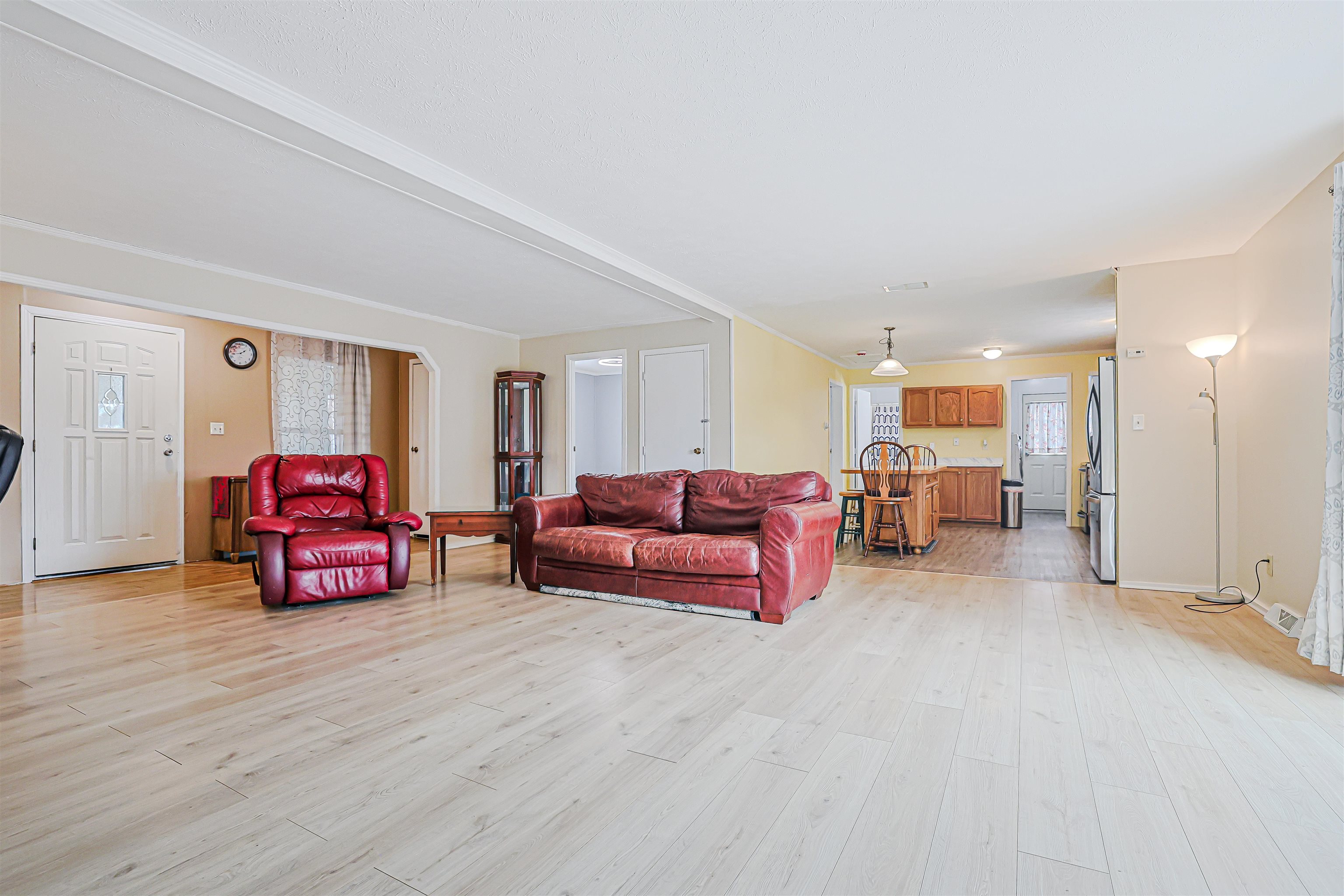 265 Lowell Street Rochester, NH 03867 - Photo 8 of 32