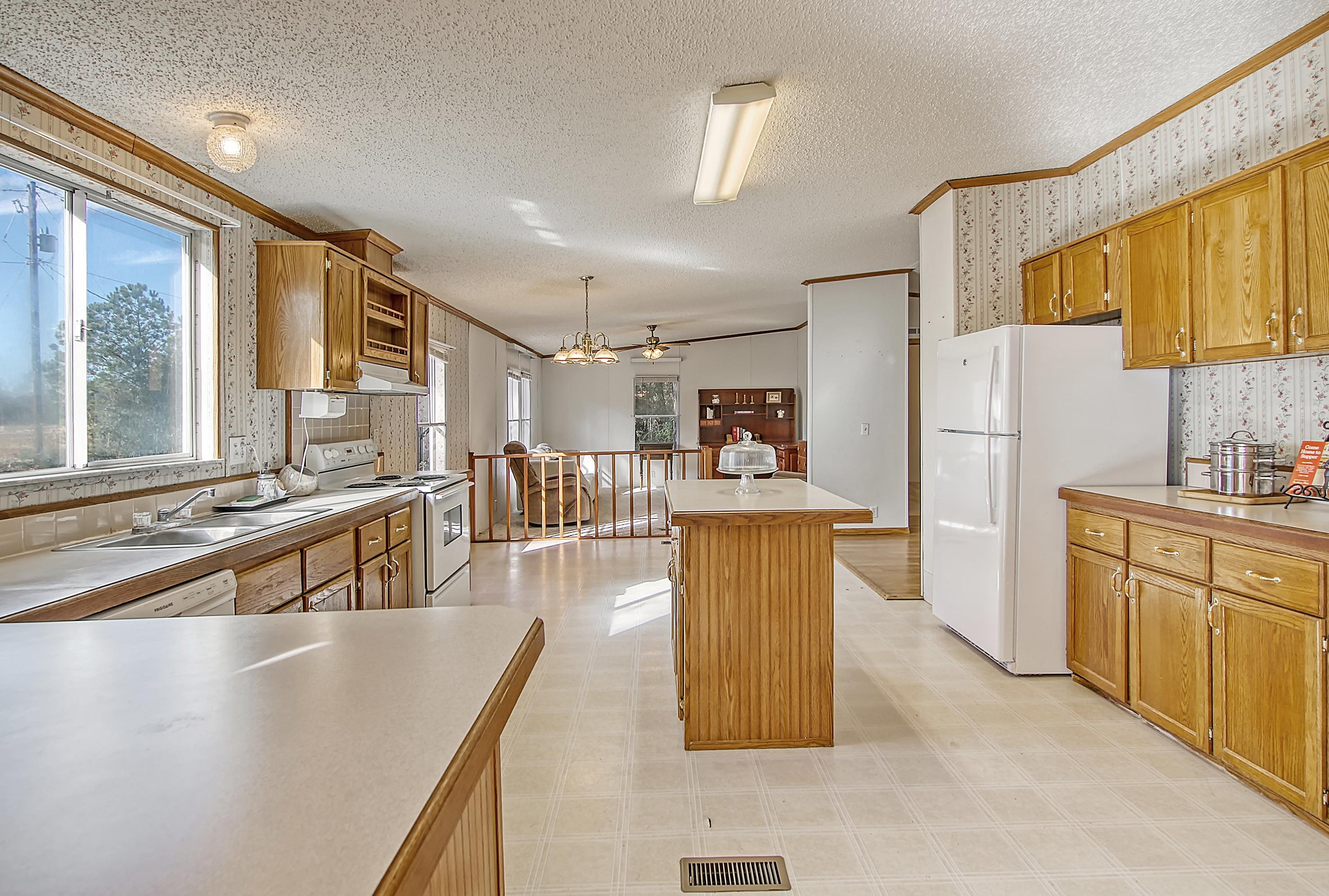 4650 Burdens Road Meggett, SC 29449 - Photo 16 of 72 CREM_4650 Burdens_048