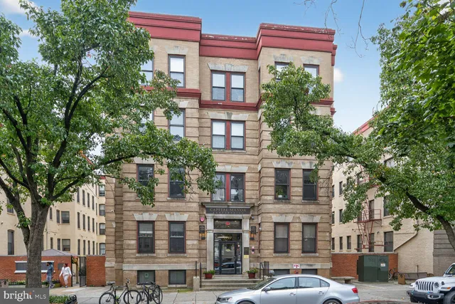 $2,200 | 1440 W Street Northwest, Unit 106, Washington, DC 20009