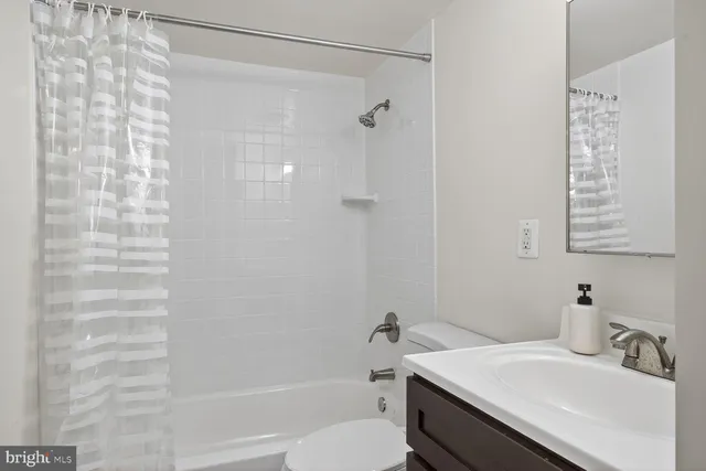 $2,200 | 1440 W Street Northwest, Unit 106, Washington, DC 20009