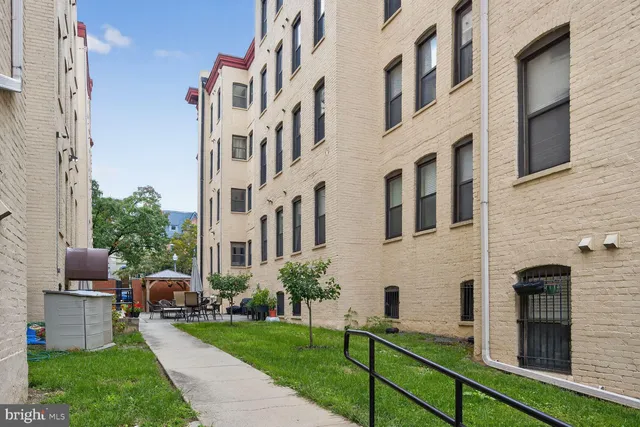 $2,200 | 1440 W Street Northwest, Unit 106, Washington, DC 20009