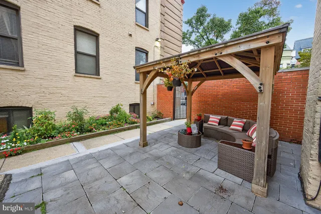 $2,200 | 1440 W Street Northwest, Unit 106, Washington, DC 20009