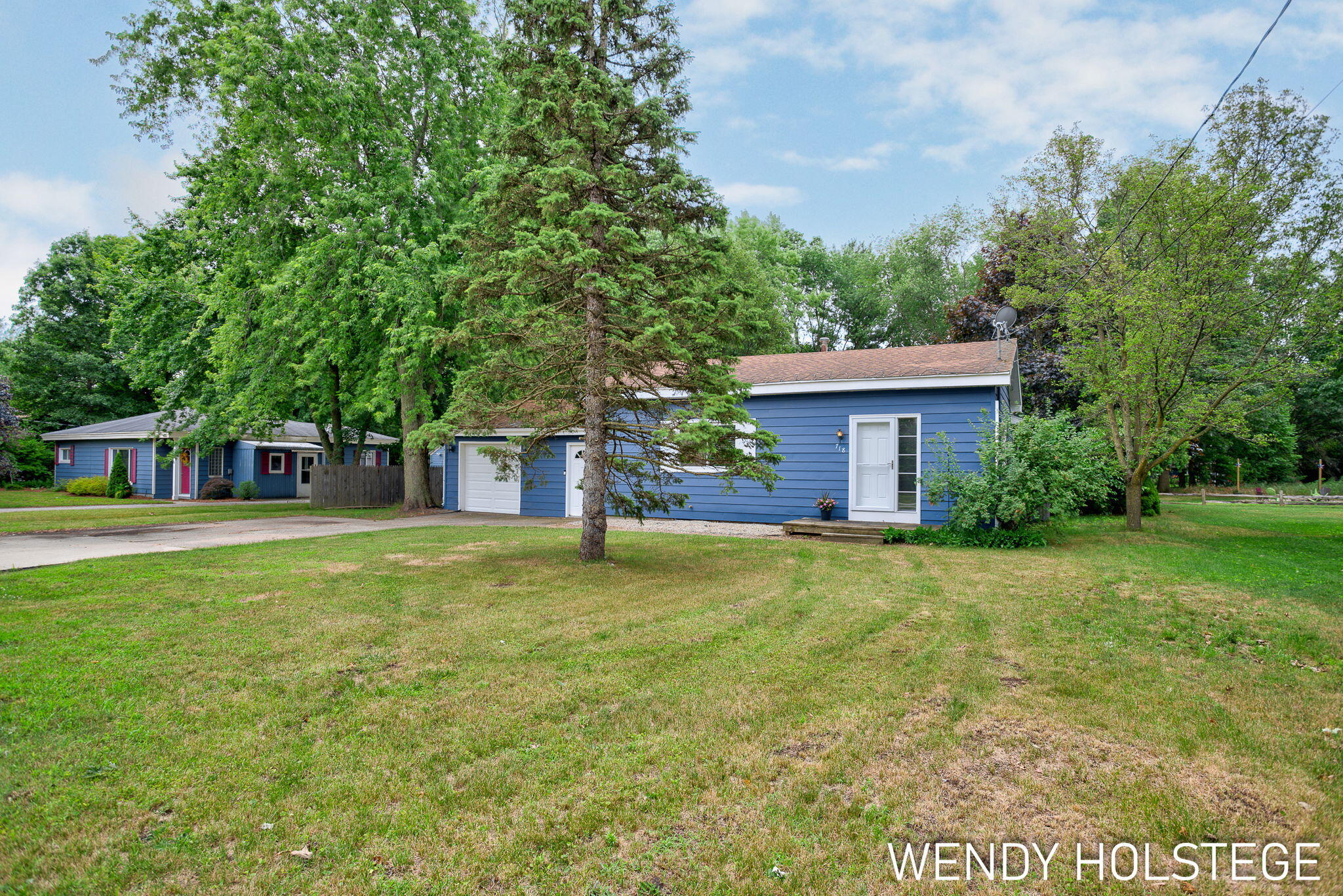 718 Riley Street Holland, MI 49424 - Photo 2 of 44 1-web-or-mls-718-riley-st