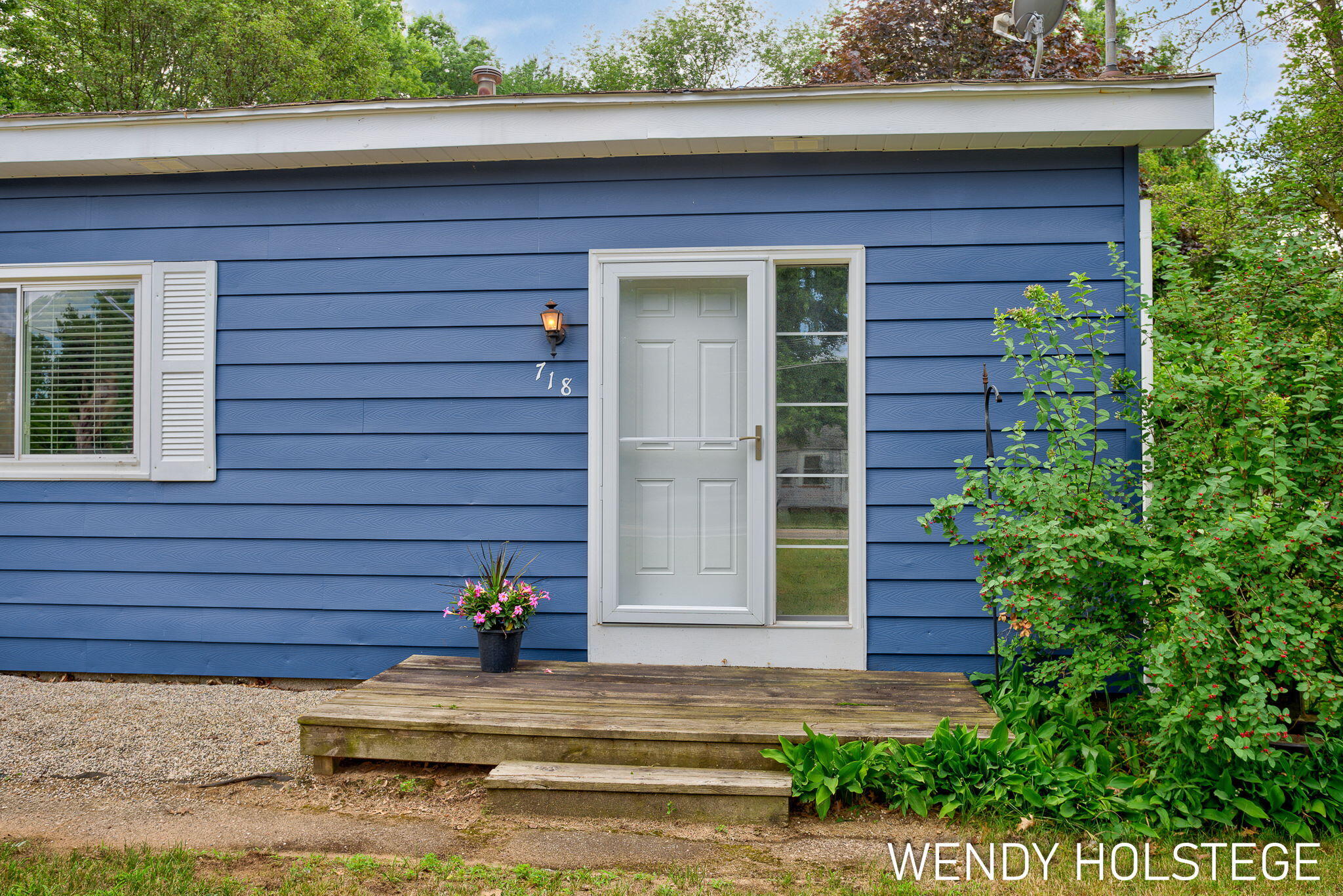 718 Riley Street Holland, MI 49424 - Photo 4 of 44 4-web-or-mls-718-riley-st