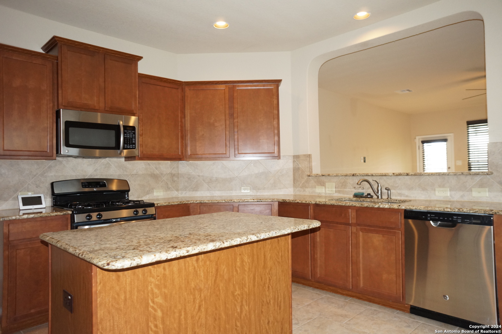 10213 Sparkle Schertz, TX 78154 - Photo 7 of 45