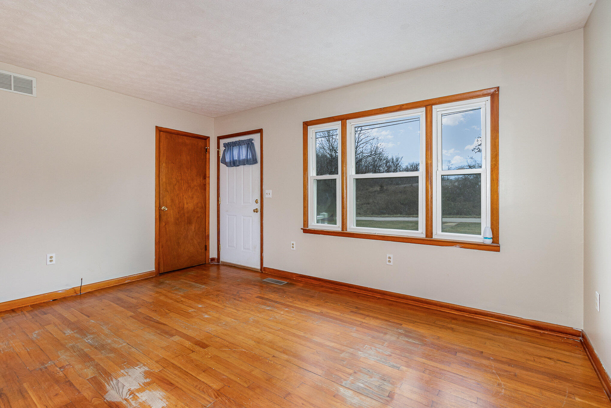 140 Lowe Road Sparta, KY 41086 - Photo 7 of 33 Gallery Image 7