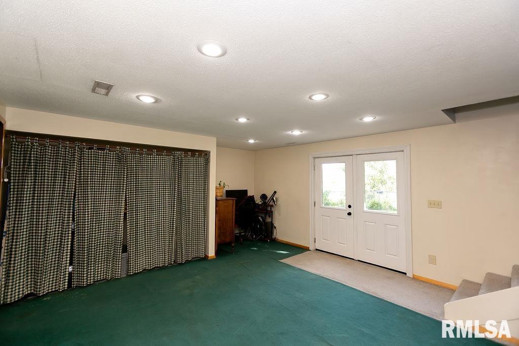 208 Lake Road Eureka, IL 61530 - Photo 38 of 50 Gallery Image 38