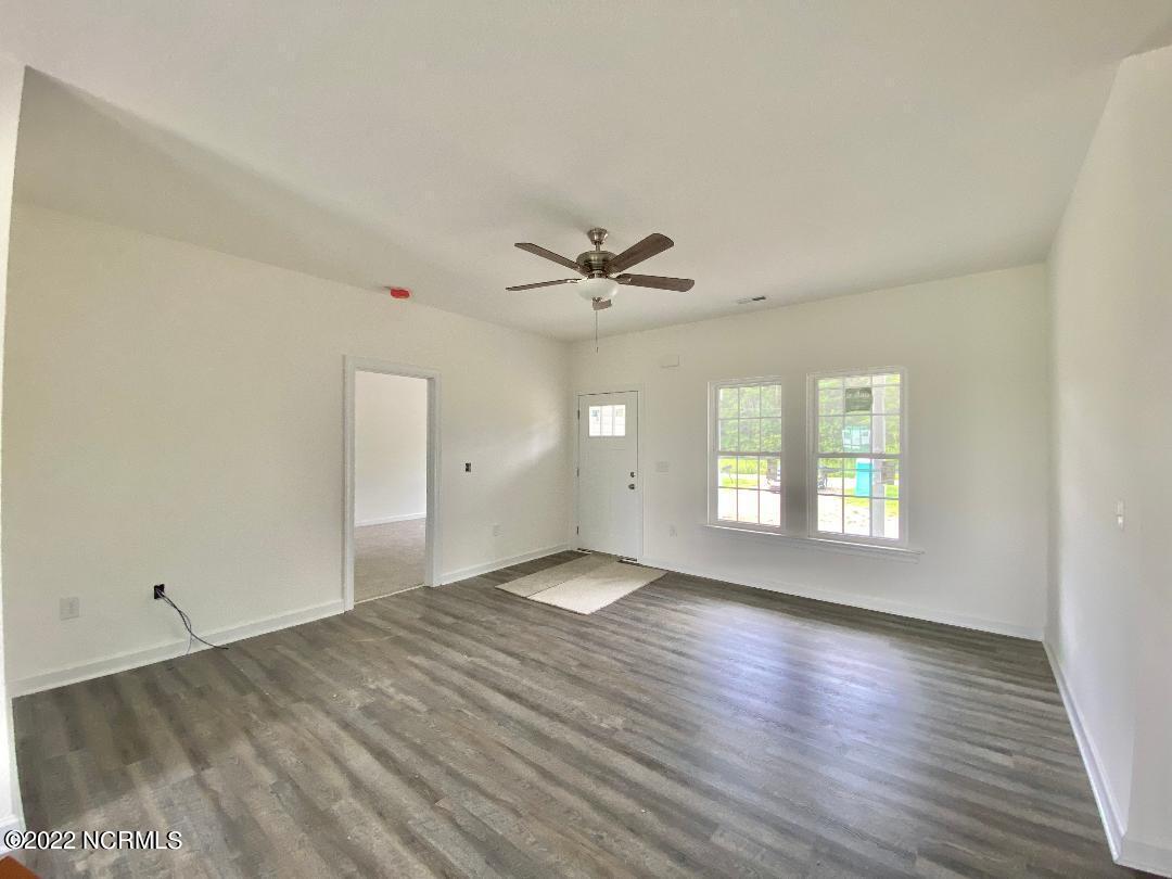 272 Country Club Road Camden, NC 27921 - Photo 3 of 13 Living room