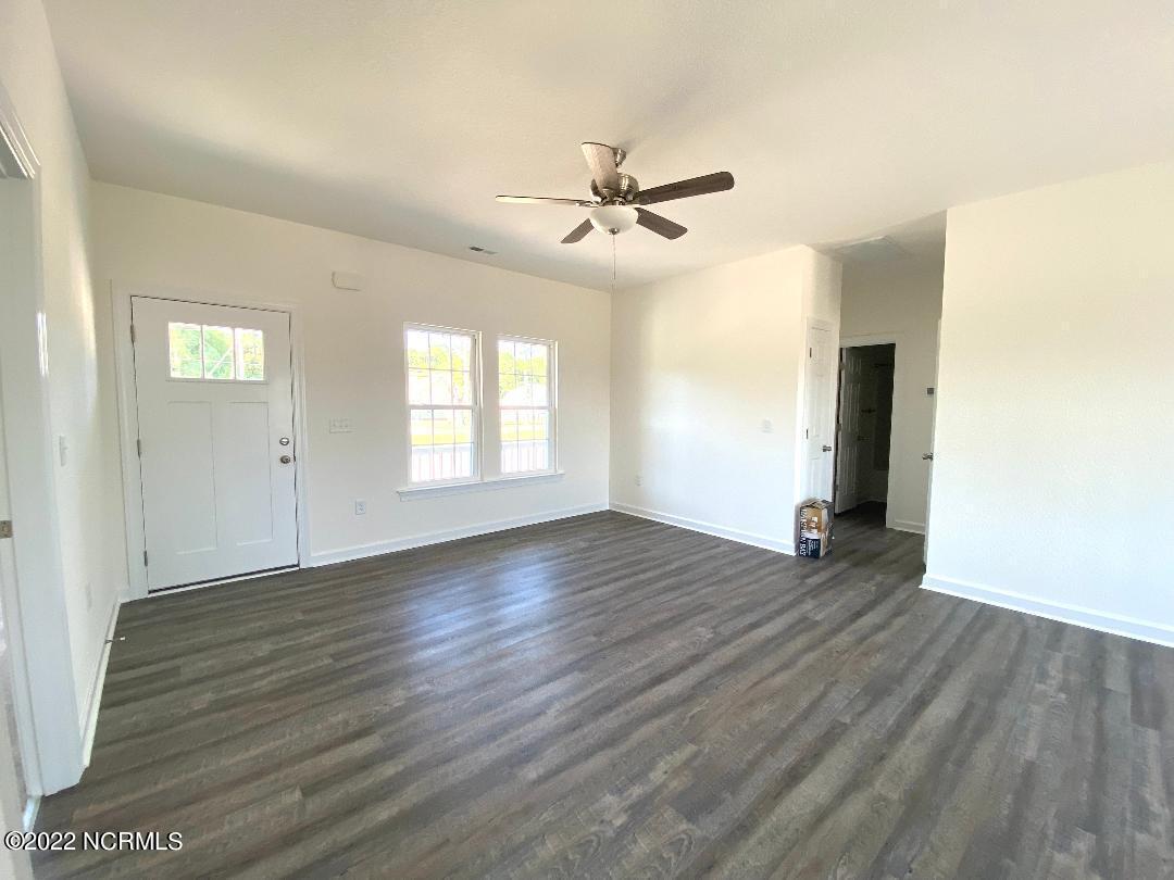 272 Country Club Road Camden, NC 27921 - Photo 4 of 13 living room