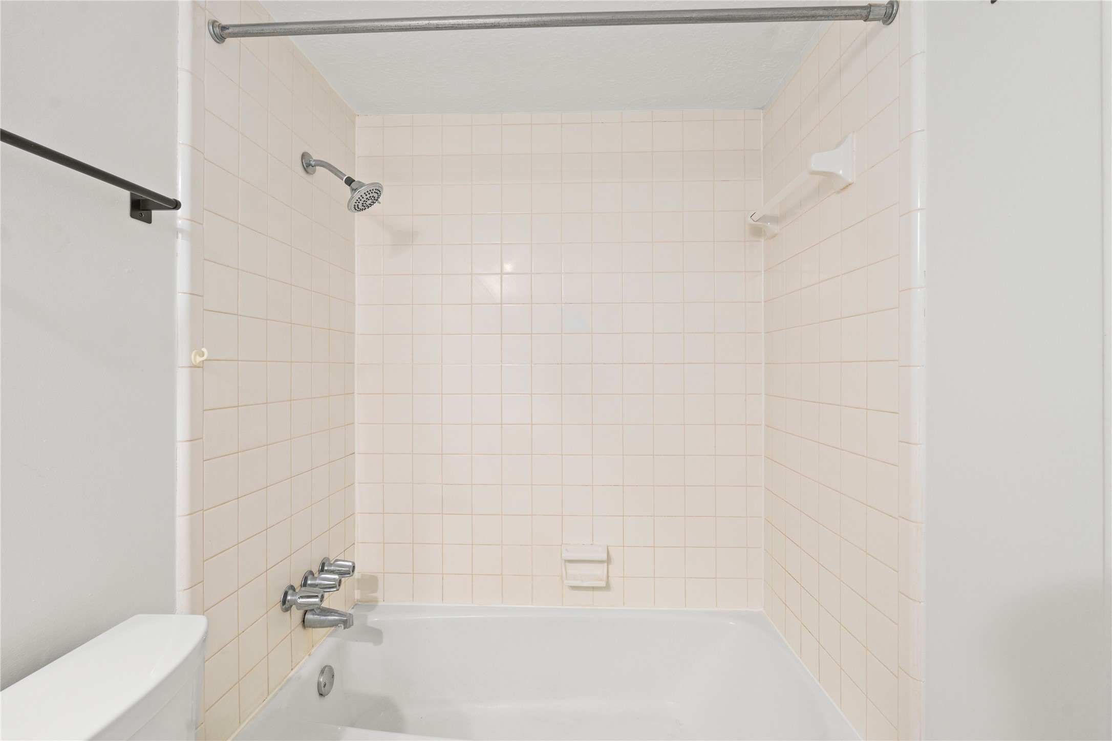 19415 Enchanted Oaks Drive Spring, TX 77388 - Photo 27 of 48 a bathroom with a shower