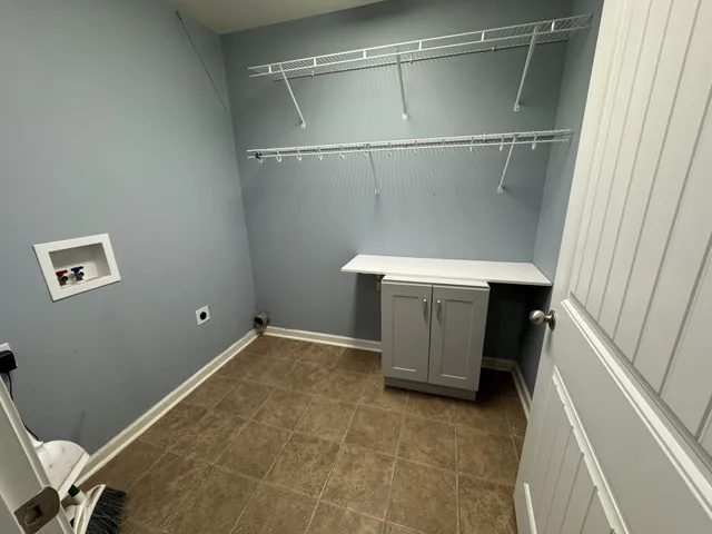 a view of utility room