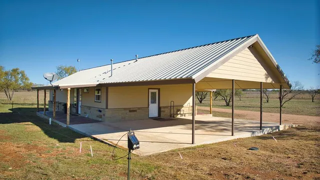 $525,000 | 412 Airport Road, Mason, TX 76856