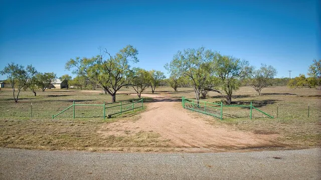 $525,000 | 412 Airport Road, Mason, TX 76856
