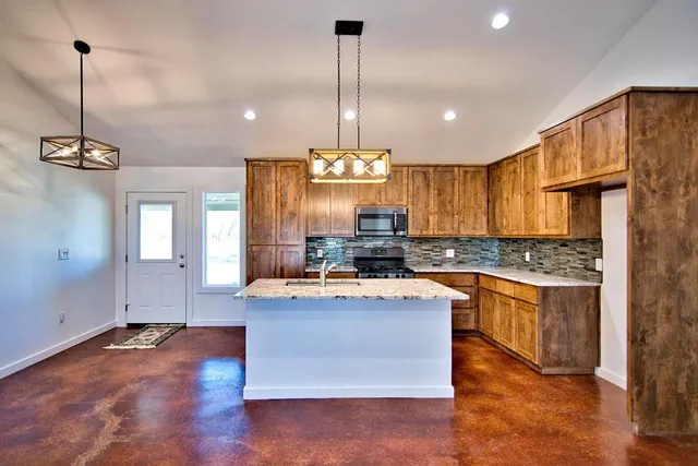 $525,000 | 412 Airport Road, Mason, TX 76856