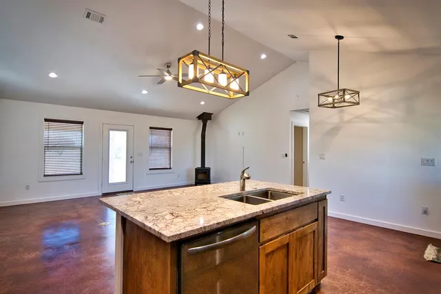 $525,000 | 412 Airport Road, Mason, TX 76856