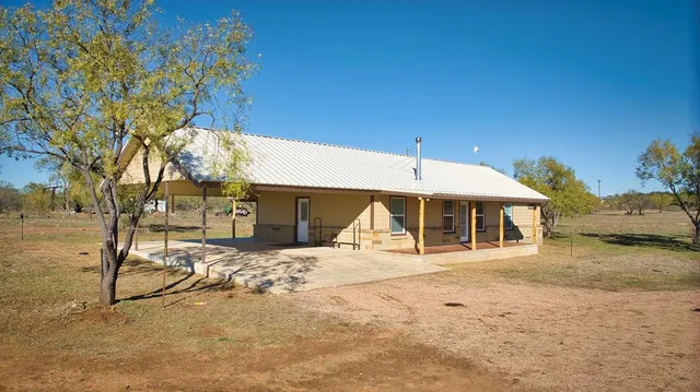 $525,000 | 412 Airport Road, Mason, TX 76856