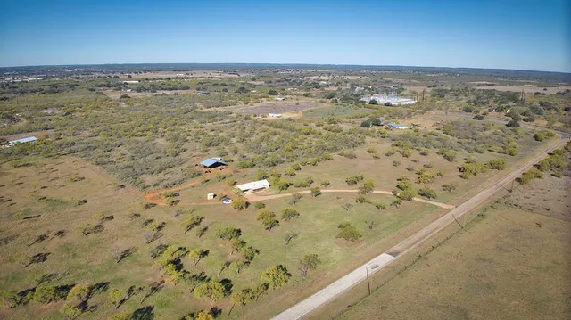 $525,000 | 412 Airport Road, Mason, TX 76856