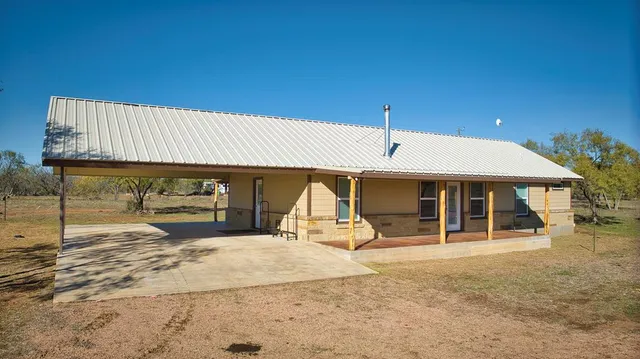 $525,000 | 412 Airport Road, Mason, TX 76856