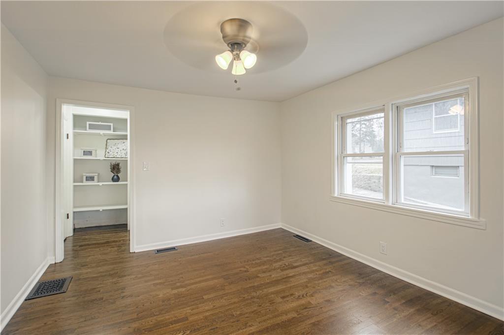 212 South High Street Independence, MO 64054 - Photo 14 of 23