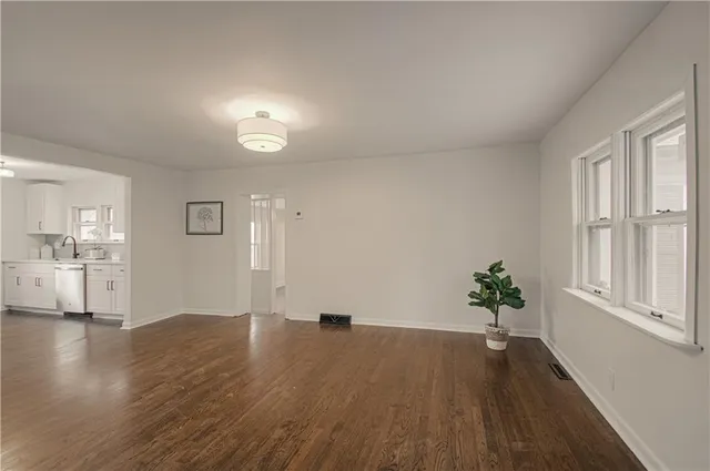 $219,000 | 212 South High Street, Independence, MO 64054