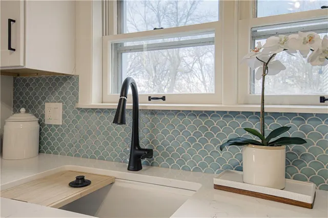 $219,000 | 212 South High Street, Independence, MO 64054