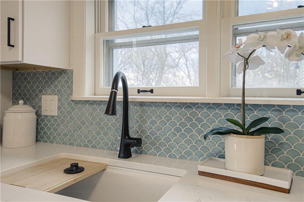 212 South High Street Independence, MO 64054 - Photo 8 of 23