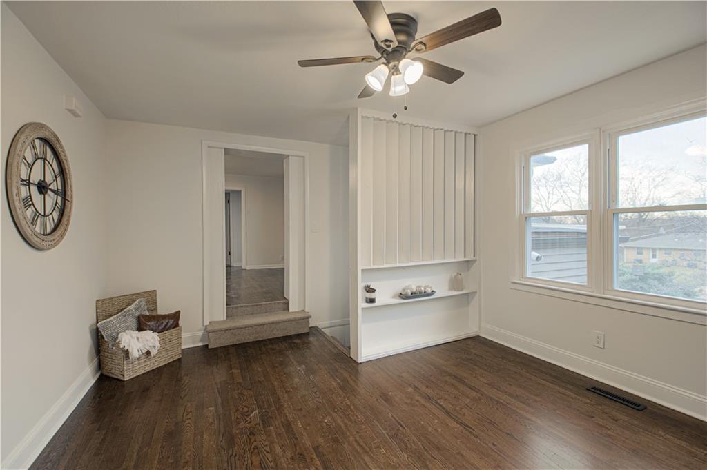 212 South High Street Independence, MO 64054 - Photo 10 of 23