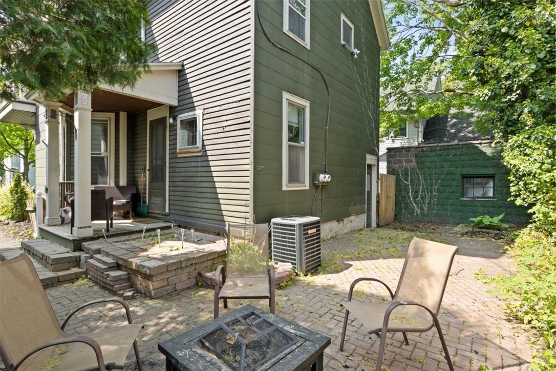 30 Rundel Park Rochester, NY 14607 - Photo 5 of 38