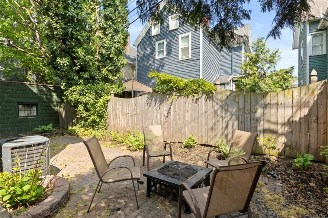 30 Rundel Park Rochester, NY 14607 - Photo 7 of 38