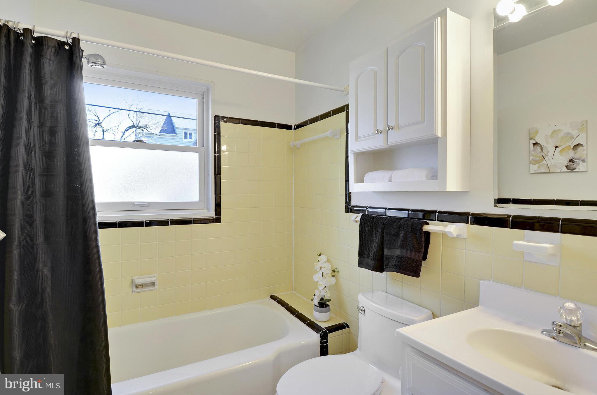 4720 Edgefield Road Bethesda, MD 20814 - Photo 17 of 26 Bath
