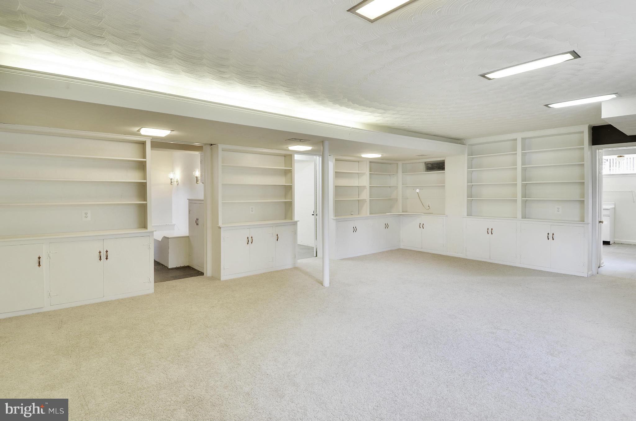 4720 Edgefield Road Bethesda, MD 20814 - Photo 20 of 26 Family Room