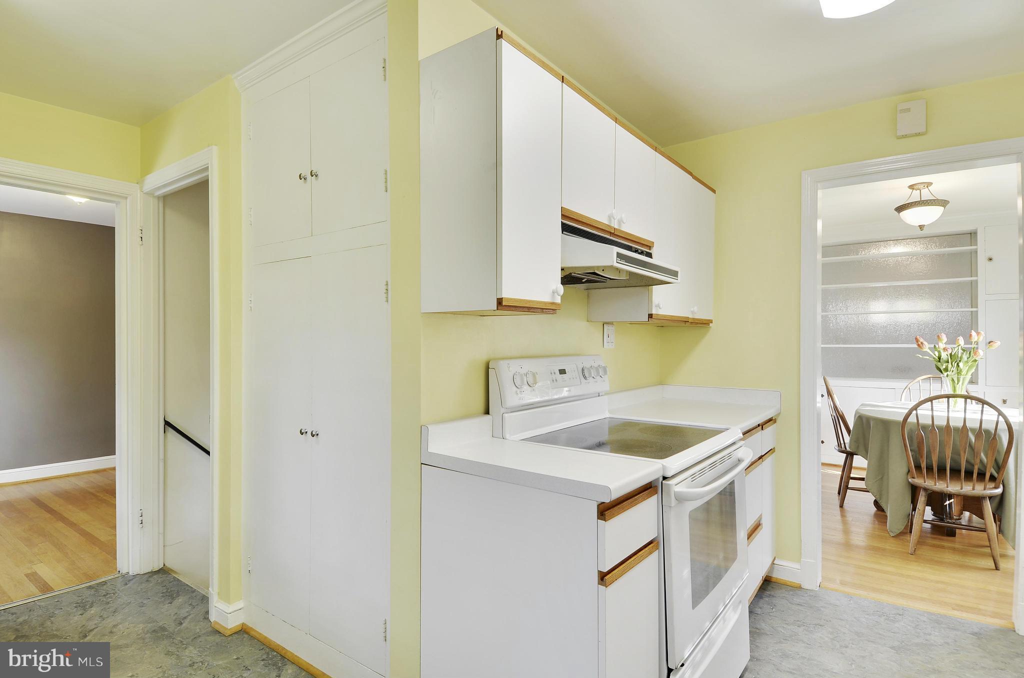 4720 Edgefield Road Bethesda, MD 20814 - Photo 9 of 26 Kitchen