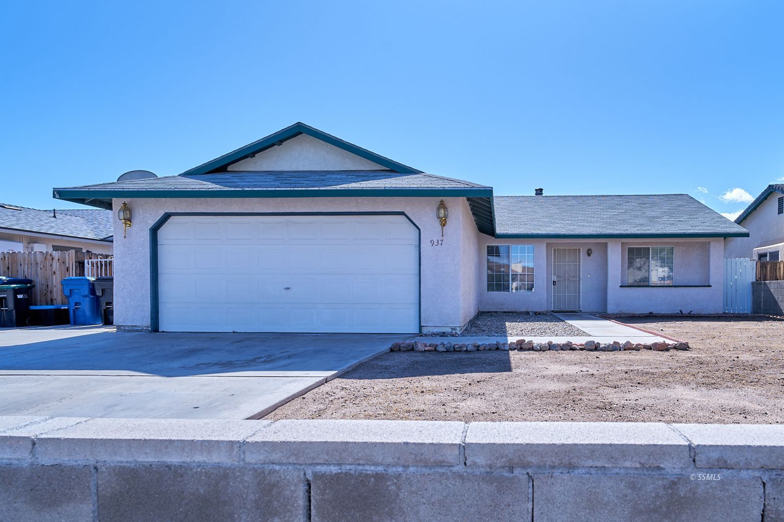 937 West Tamarisk Avenue Ridgecrest, CA 93555 - Photo 1 of 36