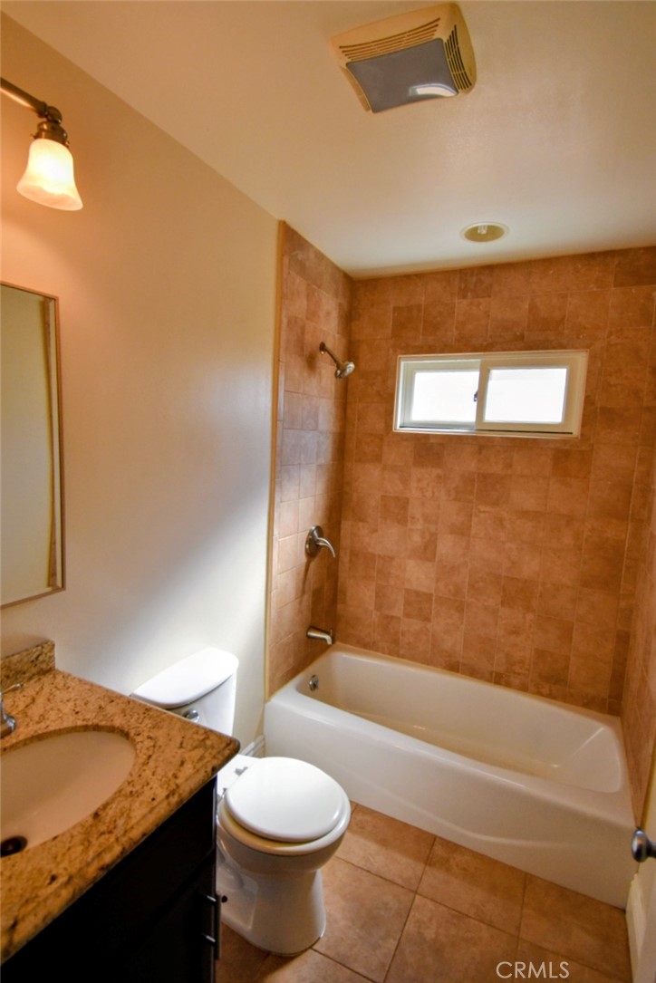 622 South Parton Street Santa Ana, CA 92701 - Photo 11 of 34