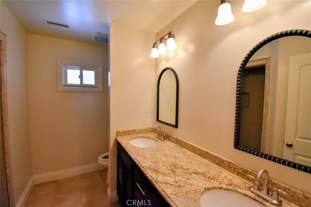 622 South Parton Street Santa Ana, CA 92701 - Photo 15 of 34