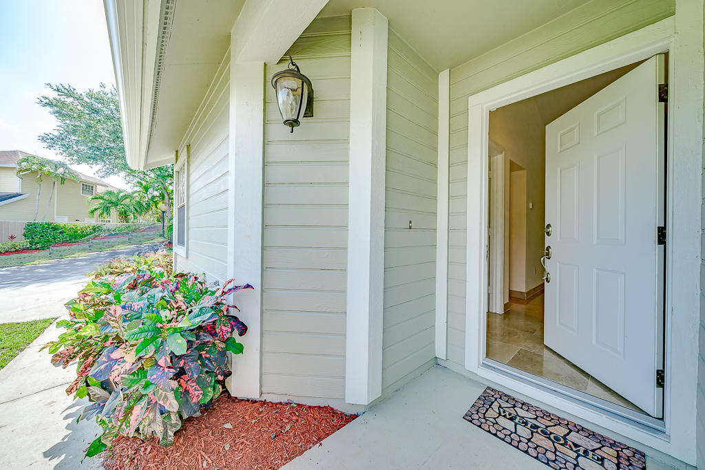 21413 Fairfield Lane Boca Raton, FL 33431 - Photo 5 of 24 front door